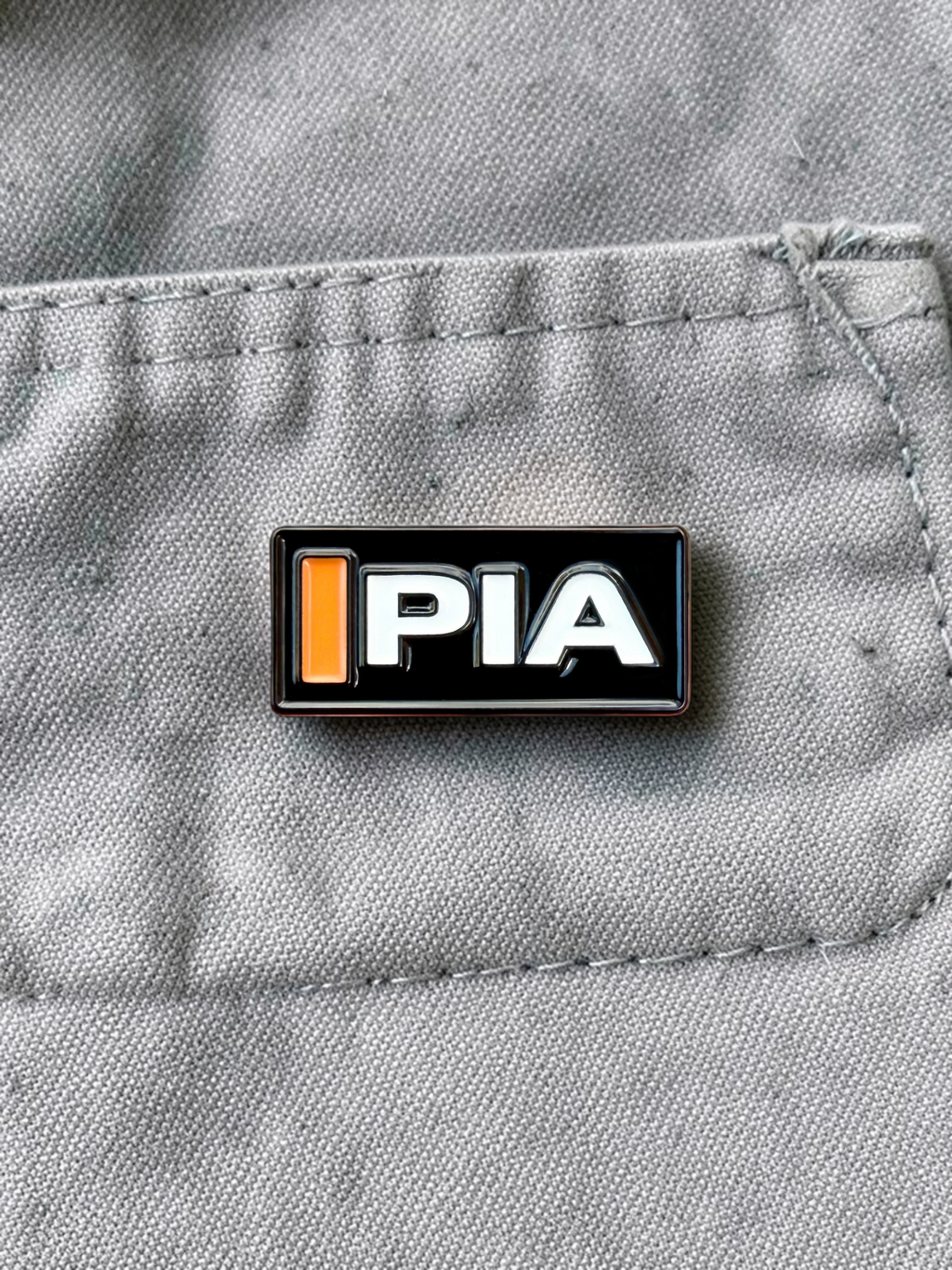 Oscar Piastri PIA F1 timing tower pin badge — angled view